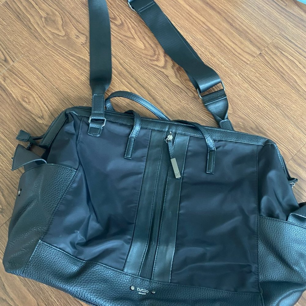 Black Over Shoulder Weekend Luggage Carry the Day Front Row Collection Tutilo